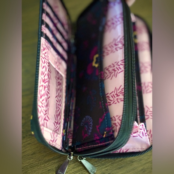 Lug Splits XL Wallet. Boho Floral Black. NWOT - Picture 10 of 10